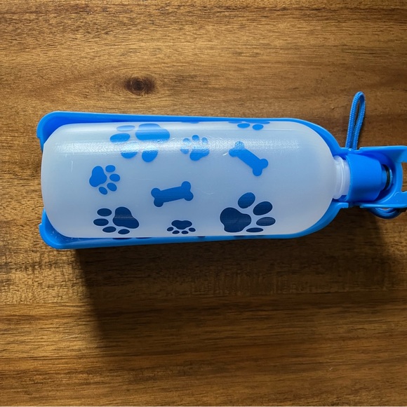 NEW Dog Portable Travel Foldable Water Bottle - Picture 3 of 7